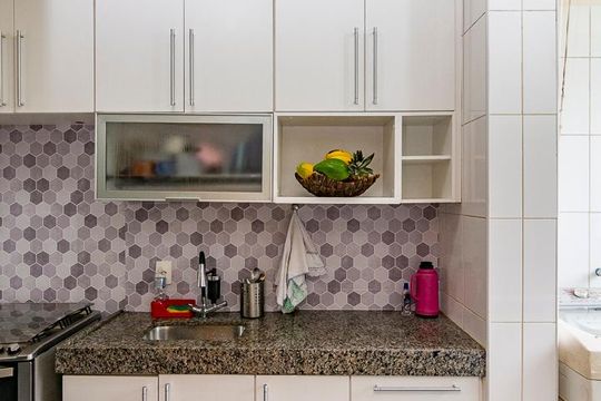 Cozinha de apartamento à venda com 3 quartos, 80m² em Calafate, Belo Horizonte