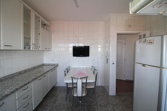 Cozinha de apartamento para alugar com 3 quartos, 115m² em Jardim São Paulo, São Paulo