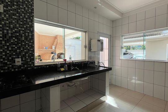 Casa à venda com 3 quartos, 426m² em Loteamento Arboreto dos Jequitibas (sousas), Campinas