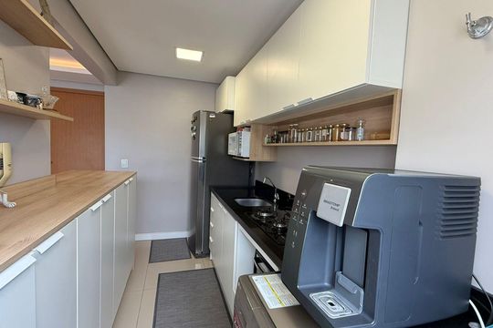 Cozinha de apartamento à venda com 2 quartos, 49m² em Morro Santana, Porto Alegre
