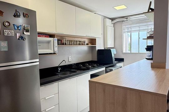 Cozinha de apartamento à venda com 2 quartos, 49m² em Morro Santana, Porto Alegre