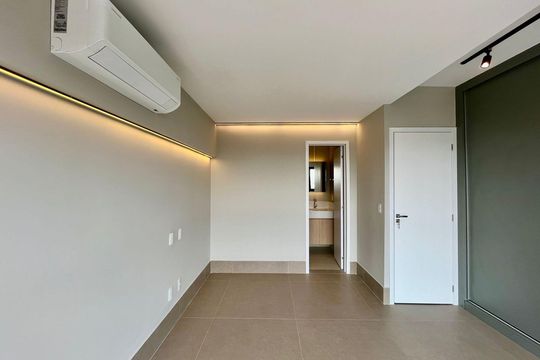  Suíte 1 de apartamento à venda com 2 quartos, 130m² em Cambuí, Campinas