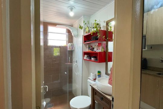 Banheiro de apartamento à venda com 2 quartos, 46m² em Canudos, Novo Hamburgo
