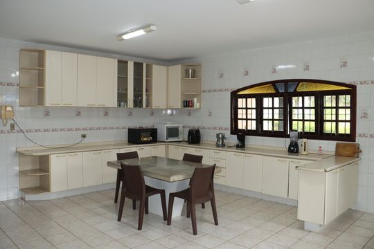 Casa para alugar com 4 quartos, 530m² em Jardim Santa Paula, Cotia