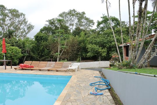 Casa para alugar com 4 quartos, 530m² em Jardim Santa Paula, Cotia
