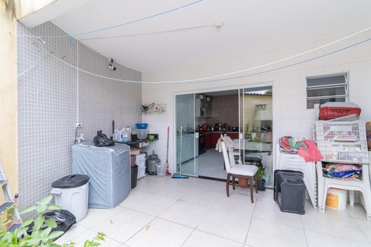 Área de Serviço de casa à venda com 4 quartos, 300m² em Jardim Eliane, São Paulo