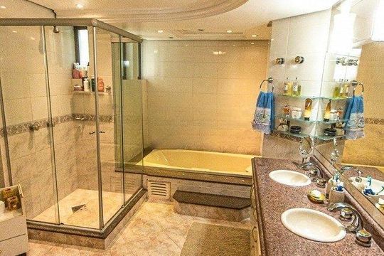 Banheiro 1 de apartamento para alugar com 3 quartos, 239m² em Centro, Canoas