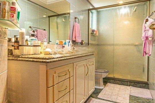Banheiro 1 de apartamento para alugar com 3 quartos, 239m² em Centro, Canoas