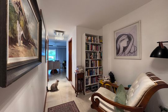 Corredor - Espaço Leitura de apartamento à venda com 4 quartos, 157m² em Recreio dos Bandeirantes, Rio de Janeiro