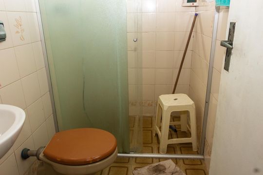 Banheiro de casa de condomínio para alugar com 4 quartos, 100m² em Jardim Marajoara, São Paulo