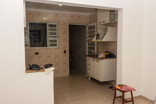 Cozinha de casa de condomínio para alugar com 4 quartos, 100m² em Jardim Marajoara, São Paulo
