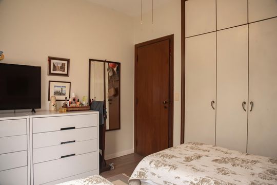 Quarto 1 de casa à venda com 3 quartos, 370m² em Planalto Paulista, São Paulo
