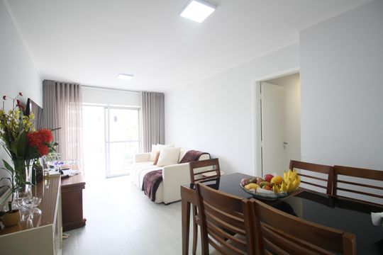 Sala de apartamento à venda com 3 quartos, 75m² em Vila Suzana, São Paulo
