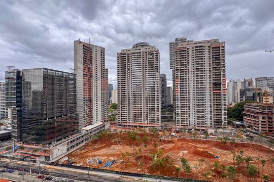 Vista da Sacada de kitnet/studio à venda com 1 quarto, 26m² em Jardim das Acacias, São Paulo