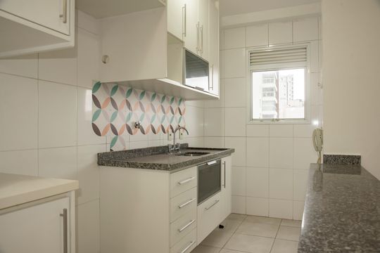 Cozinha de apartamento à venda com 2 quartos, 56m² em Mirandópolis, São Paulo