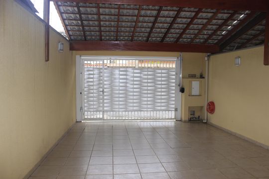 Garagem  de casa à venda com 4 quartos, 219m² em Vila Sao Judas Tadeu, Guarulhos