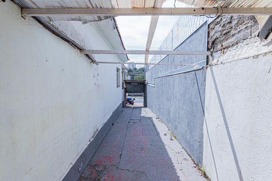 Garagem de casa para alugar com 3 quartos, 150m² em Jaguará, São Paulo