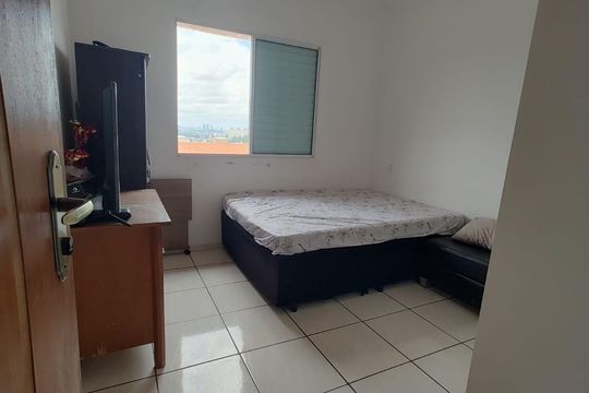 Quarto de casa à venda com 2 quartos, 91m² em Jardim Monte Alegre, Taboão da Serra
