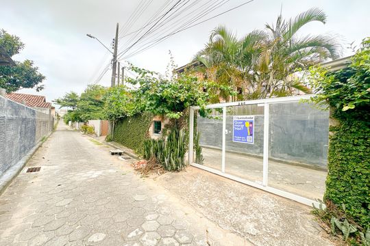 Vista da Rua de apartamento para alugar com 1 quarto, 30m² em Ingleses do Rio Vermelho, Florianópolis