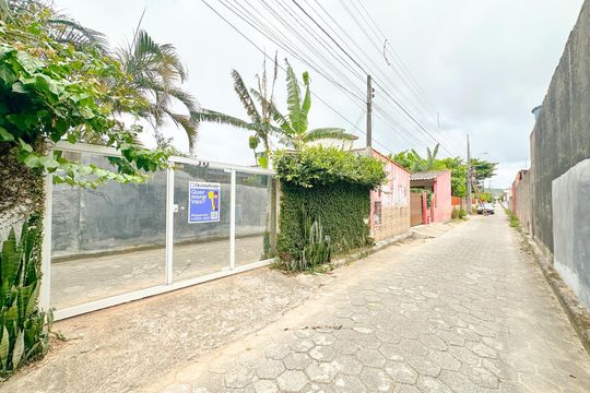 Vista da Rua de apartamento para alugar com 1 quarto, 30m² em Ingleses do Rio Vermelho, Florianópolis