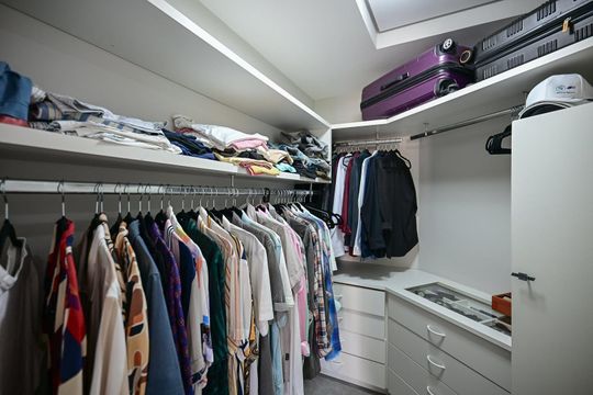 Armário do Quarto  de apartamento para alugar com 1 quarto, 97m² em Paraíso do Morumbi, São Paulo