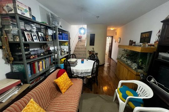 Casa à venda com 2 quartos, 129m² em Jardim Aeroporto, São Paulo