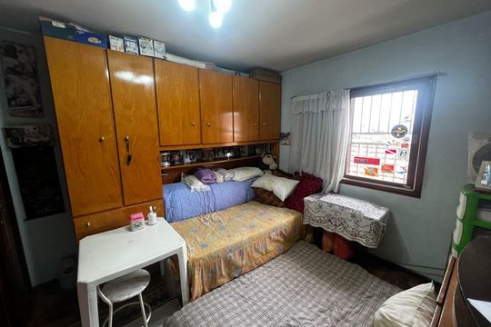 Casa à venda com 2 quartos, 129m² em Jardim Aeroporto, São Paulo