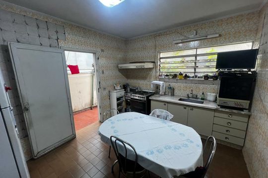Casa à venda com 2 quartos, 129m² em Jardim Aeroporto, São Paulo