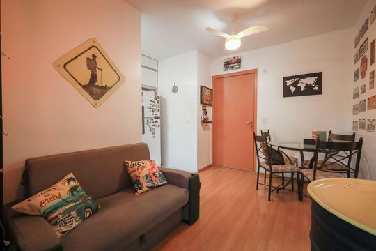 Sala de apartamento à venda com 2 quartos, 55m² em Rubem Berta, Porto Alegre