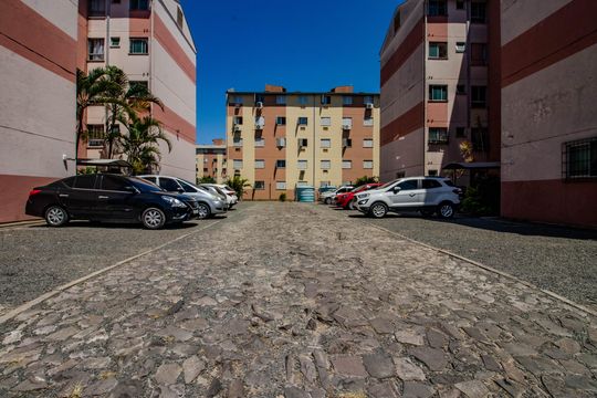 Garagem de apartamento à venda com 2 quartos, 42m² em Rubem Berta, Porto Alegre