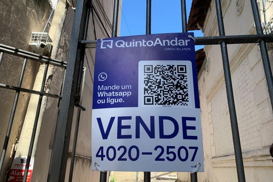 PLACA INSTALADA de casa à venda com 5 quartos, 450m² em Tijuca, Rio de Janeiro