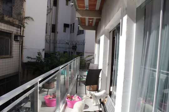 Varanda de casa à venda com 5 quartos, 450m² em Tijuca, Rio de Janeiro