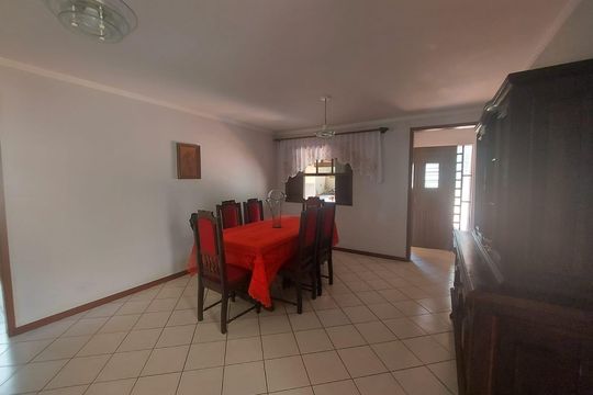 Casa à venda com 3 quartos, 221m² em São José, Novo Hamburgo