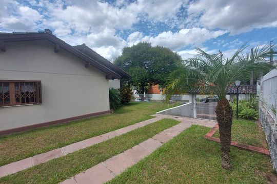 Casa à venda com 3 quartos, 221m² em São José, Novo Hamburgo