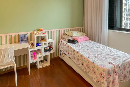 Apartamento à venda com 4 quartos, 180m² em Lourdes, Belo Horizonte