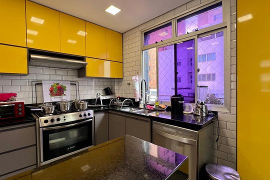 cozinha de apartamento à venda com 3 quartos, 190m² em Carmo, Belo Horizonte
