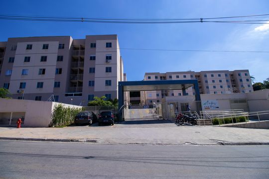 Fachada  de apartamento para alugar com 2 quartos, 47m² em Granja Viana, Cotia