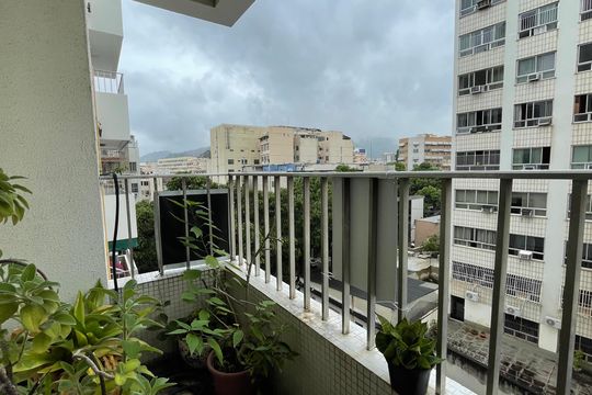 Plaquinha de apartamento para alugar com 3 quartos, 110m² em Maracanã, Rio de Janeiro