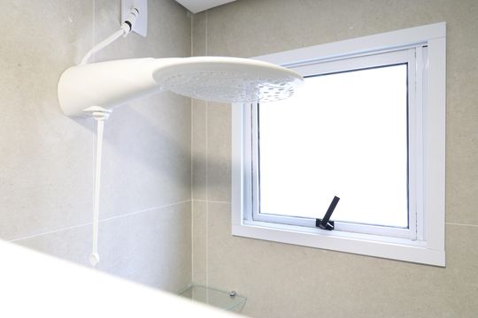Banheiro de kitnet/studio para alugar com 1 quarto, 20m² em Barra Funda, São Paulo