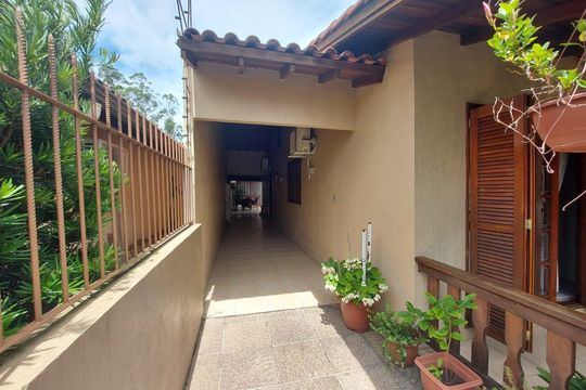 Casa à venda com 3 quartos, 180m² em Vila Nova, Novo Hamburgo