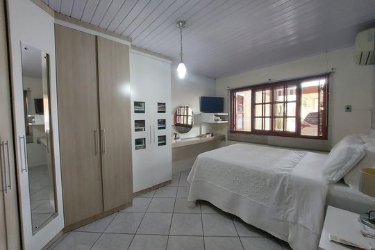 Casa à venda com 3 quartos, 180m² em Vila Nova, Novo Hamburgo