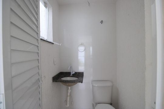 Lavabo de casa de condomínio à venda com 2 quartos, 70m² em Tanque, Rio de Janeiro