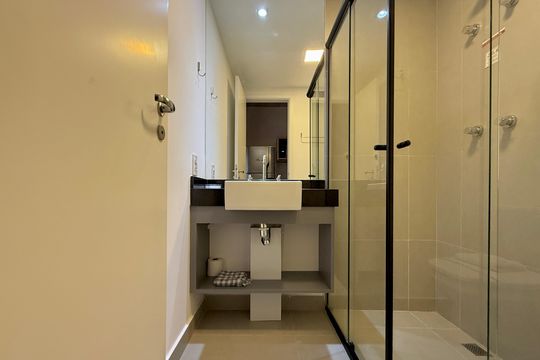 Banheiro  de kitnet/studio à venda com 0 quarto, 24m² em Santo Amaro, São Paulo
