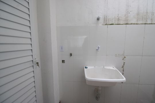 Área de serviço de casa de condomínio à venda com 2 quartos, 70m² em Tanque, Rio de Janeiro