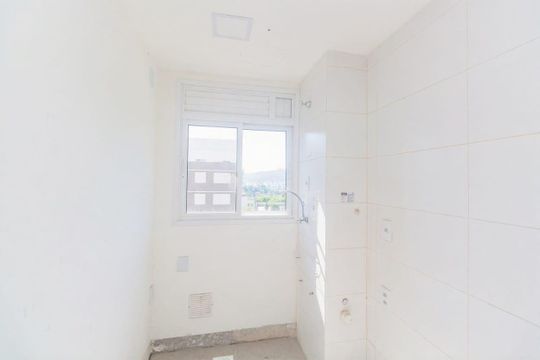 Cozinha de apartamento para alugar com 2 quartos, 60m² em Jardim Sabará, Porto Alegre