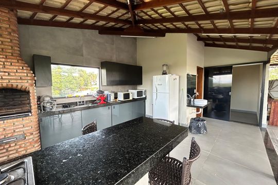 Casa à venda com 3 quartos, 599m² em Tupã, Contagem