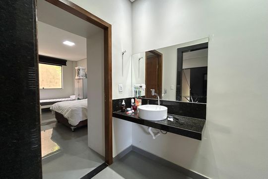 Casa à venda com 3 quartos, 599m² em Tupã, Contagem