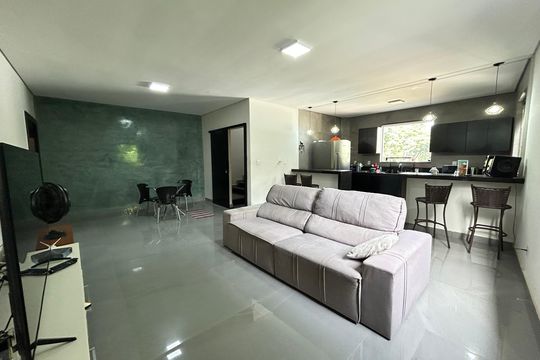 Casa à venda com 3 quartos, 599m² em Tupã, Contagem