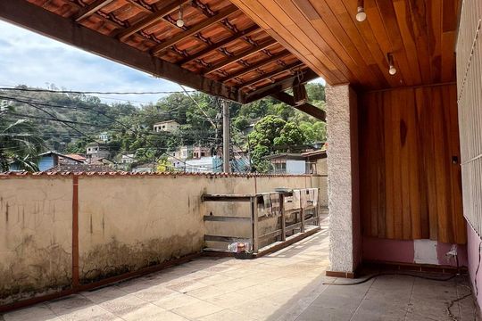 Área externa de casa à venda com 3 quartos, 300m² em Fonseca, Niterói