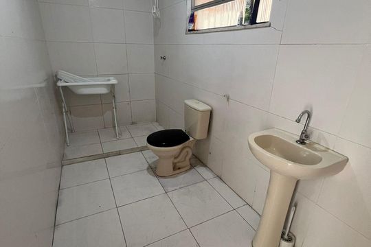 Banheiro de casa à venda com 3 quartos, 300m² em Fonseca, Niterói